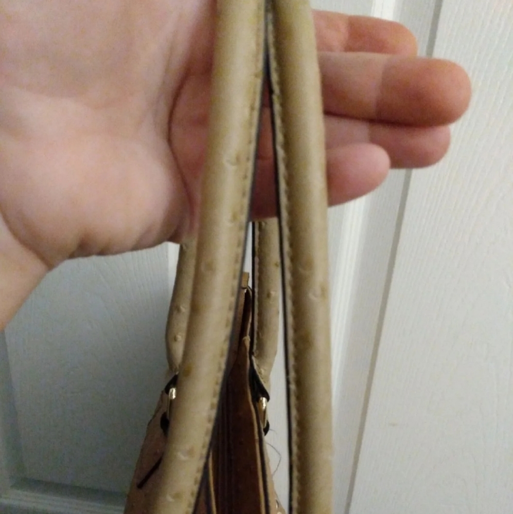 GUESS PURSE - Picture 5 of 7